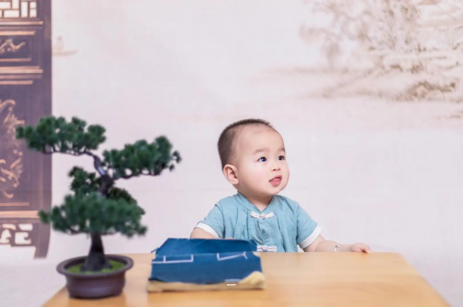 包生男孩正规公司宝宝发烧可以洗澡吗